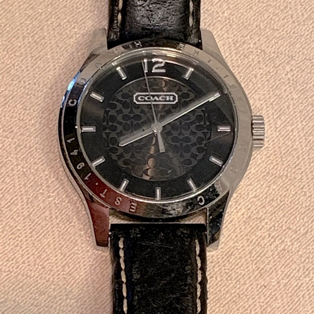 Men's/Women’s COACH black watch, In “loved” condition. ❤️
